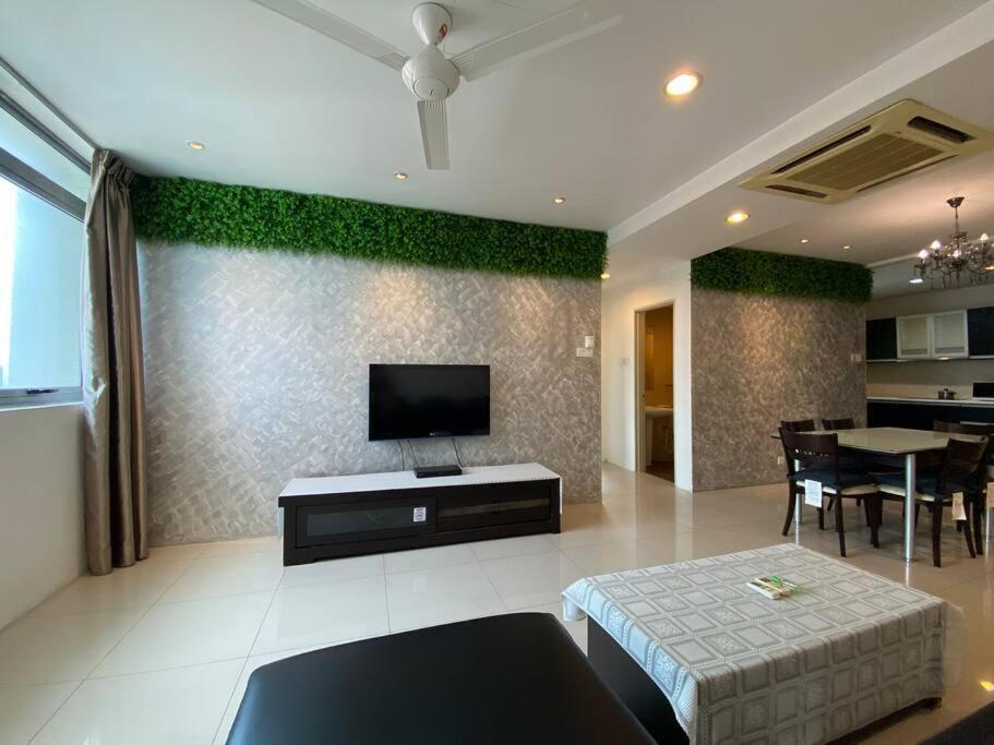 Spacious 2Room+2B*pool+gym*5mins-Time square&LaLaport Kuala Lumpur Extérieur photo