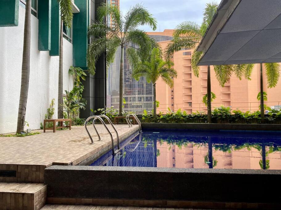 Spacious 2Room+2B*pool+gym*5mins-Time square&LaLaport Kuala Lumpur Extérieur photo
