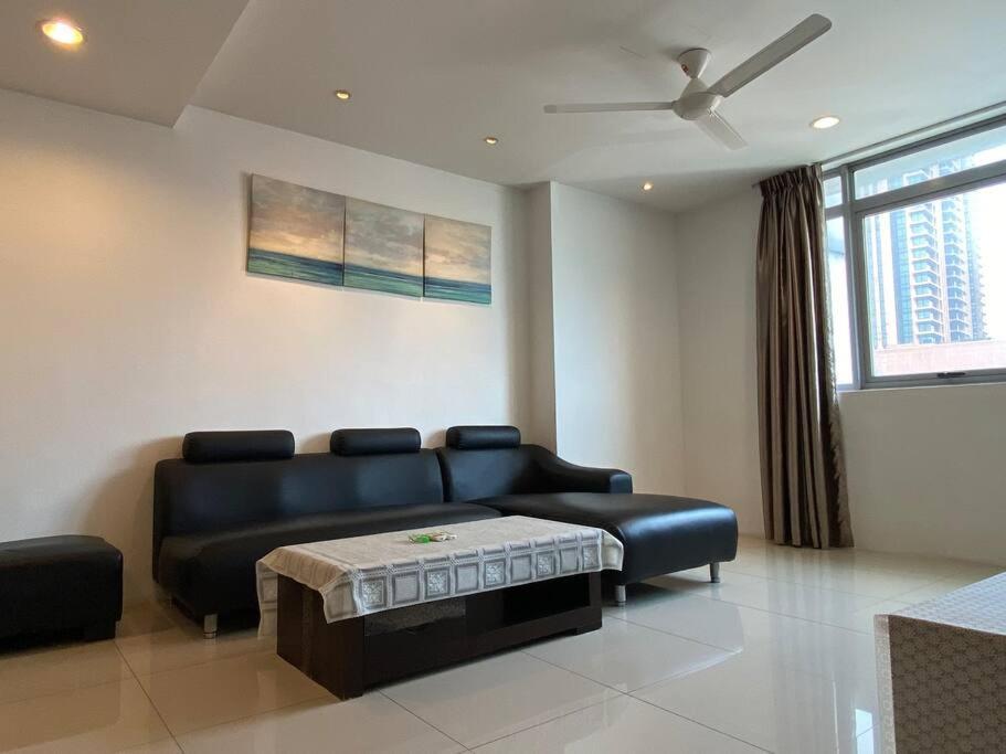 Spacious 2Room+2B*pool+gym*5mins-Time square&LaLaport Kuala Lumpur Extérieur photo