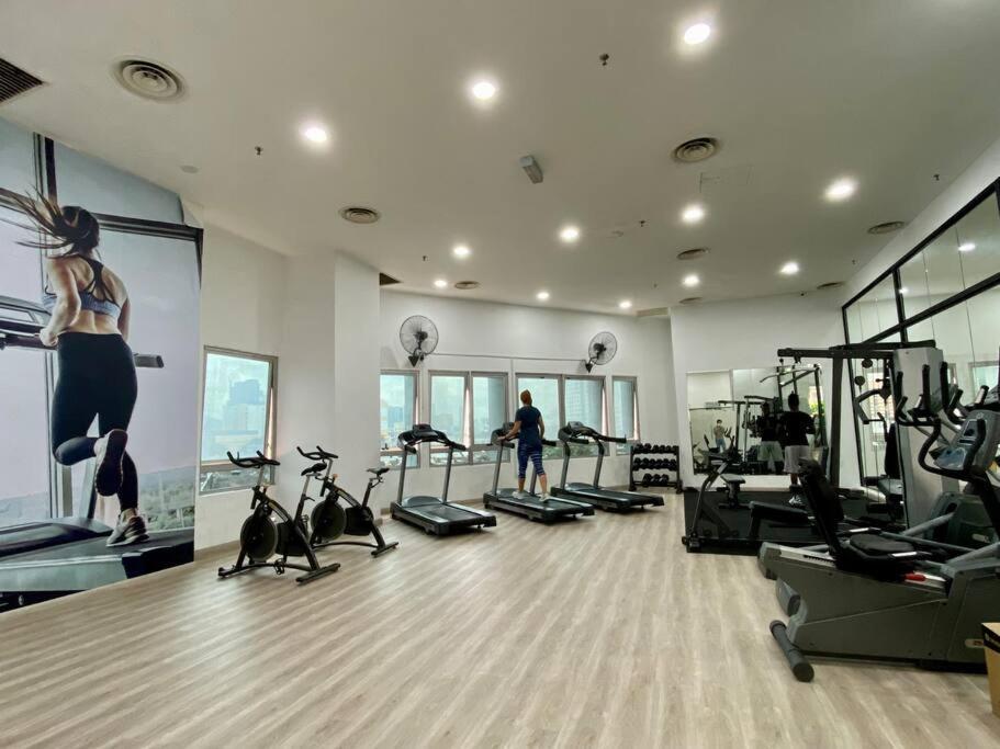 Spacious 2Room+2B*pool+gym*5mins-Time square&LaLaport Kuala Lumpur Extérieur photo