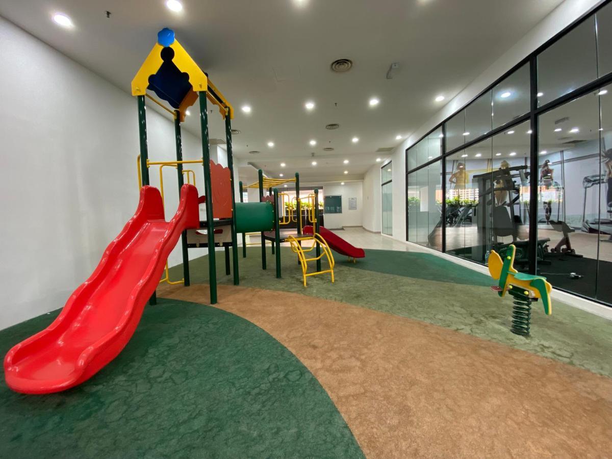 Spacious 2Room+2B*pool+gym*5mins-Time square&LaLaport Kuala Lumpur Extérieur photo